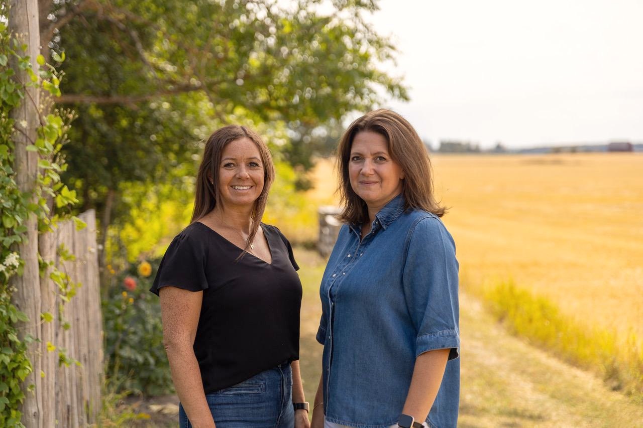 Shirin Bryne och Therese Hörnqvist, som driver Minnesbyrån i Uppsala